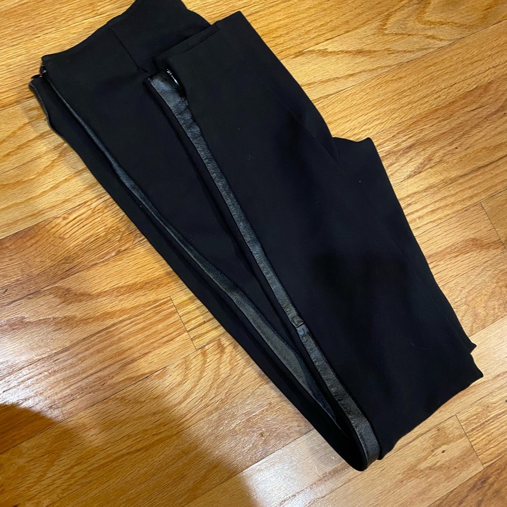 Ralph Lauren black size 4 leggings. Beautiful pant quality. Zipper at ankles.